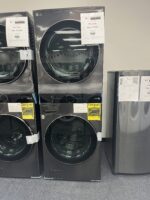 Single Unit Front Load LG WashTower with Center Control 4.5 cu. ft. Washer and 7.4 cu. ft. Electric Dryer - Image 2
