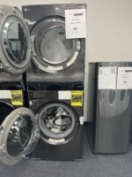 Single Unit Front Load LG WashTower with Center Control 4.5 cu. ft. Washer and 7.4 cu. ft. Electric Dryer - Image 3