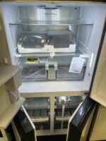 Samsung - BESPOKE 29 cu. ft. 4-Door Flex Smart Refrigerator with Customizable Panel - White Glass - Image 2